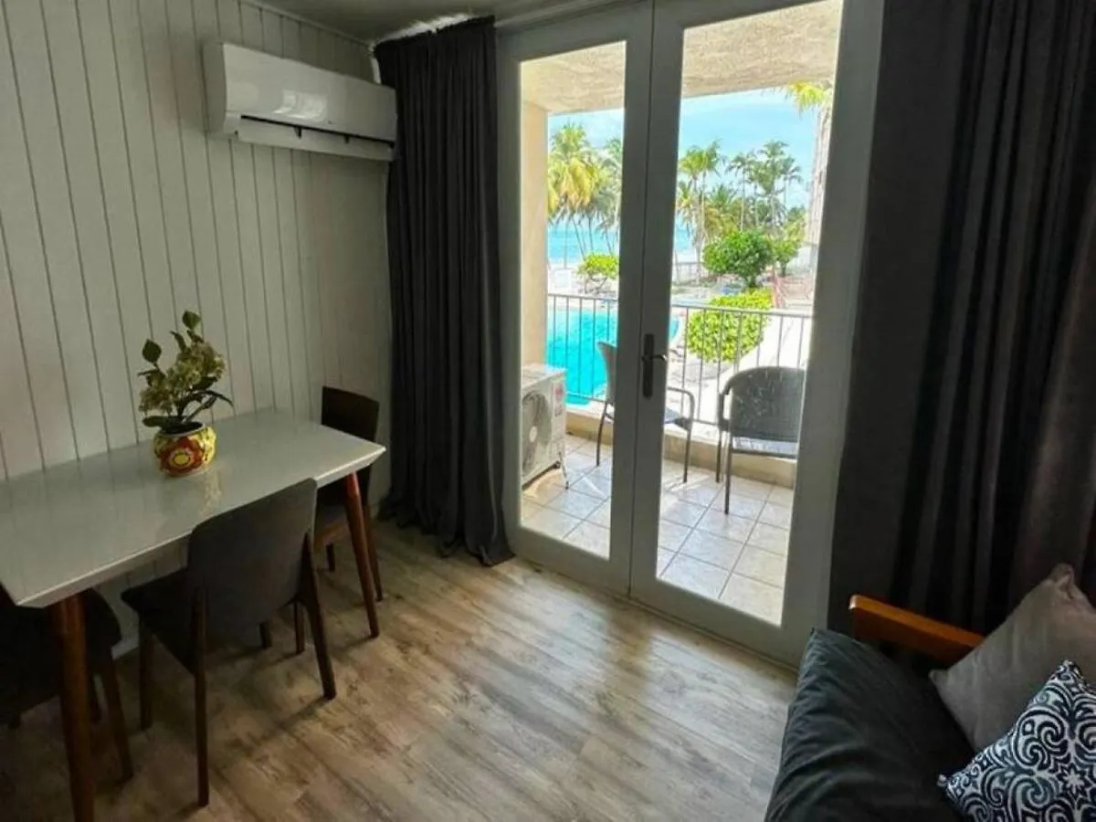 サンジョアンKasa Poolside Balcony For 2アパートメント