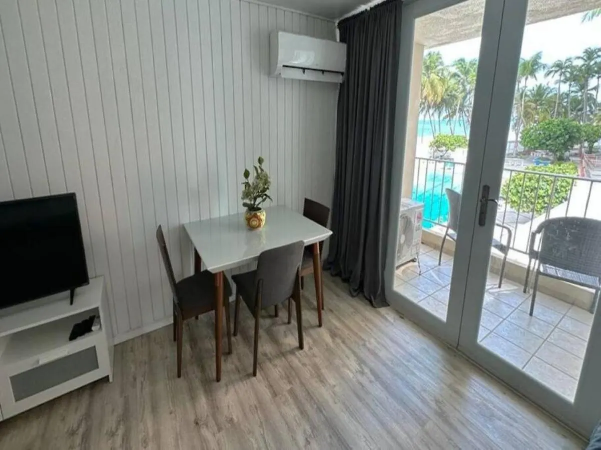 サンジョアンKasa Poolside Balcony For 2アパートメント アパート